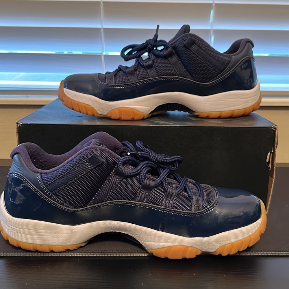 Nike Air Jordan retro XI 11 Low Navy Sz 11 - Picture 2 of 8
